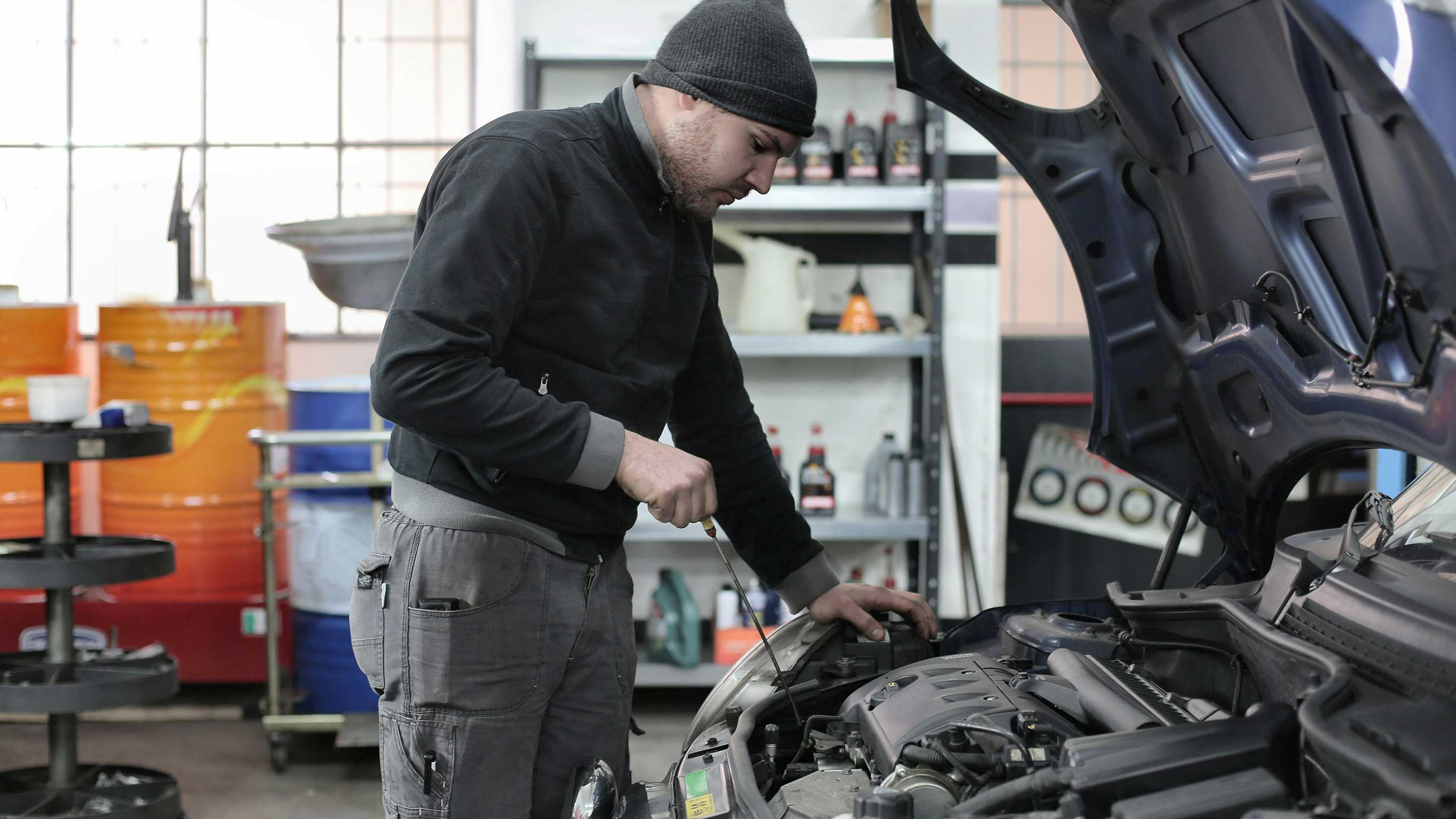 Bilreperation, service med inkopplad dator,  informationssäkerhet på bilverkstad. 